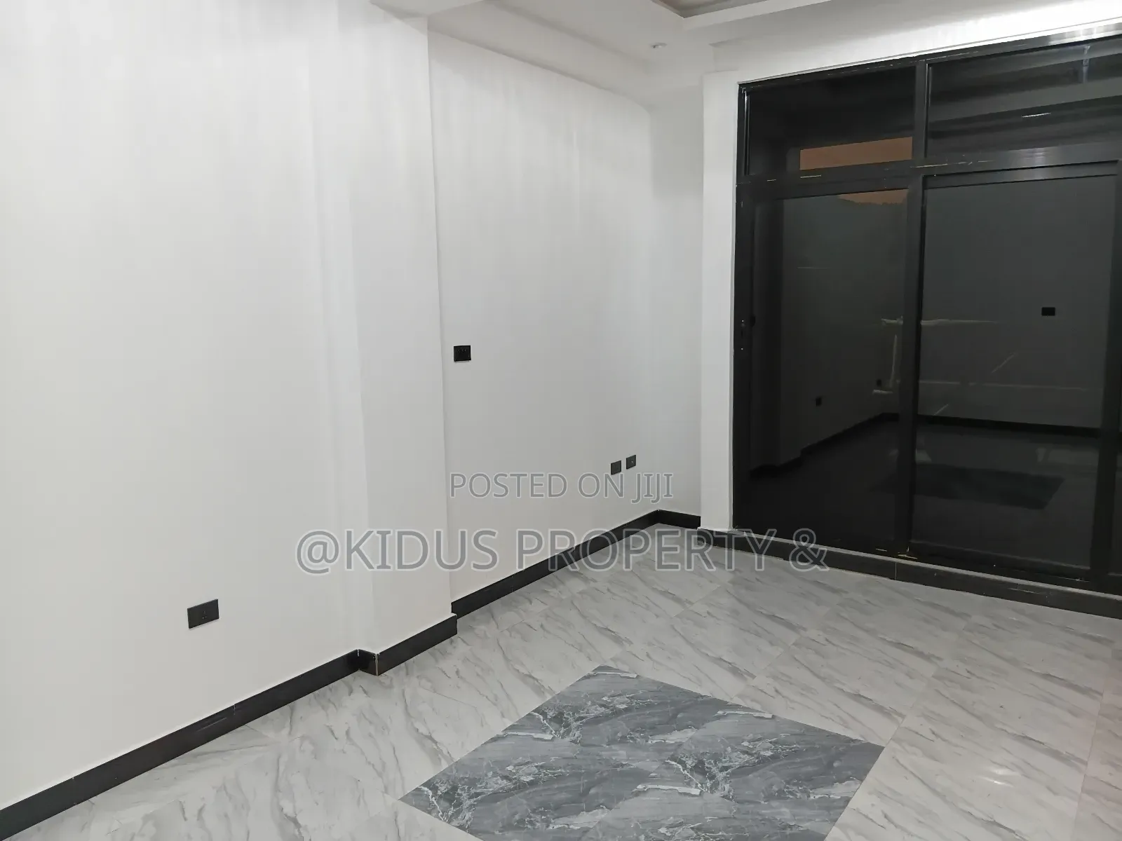 8bdrm Townhouse / Terrace in Nasswe Real States, Nifas Silk-Lafto