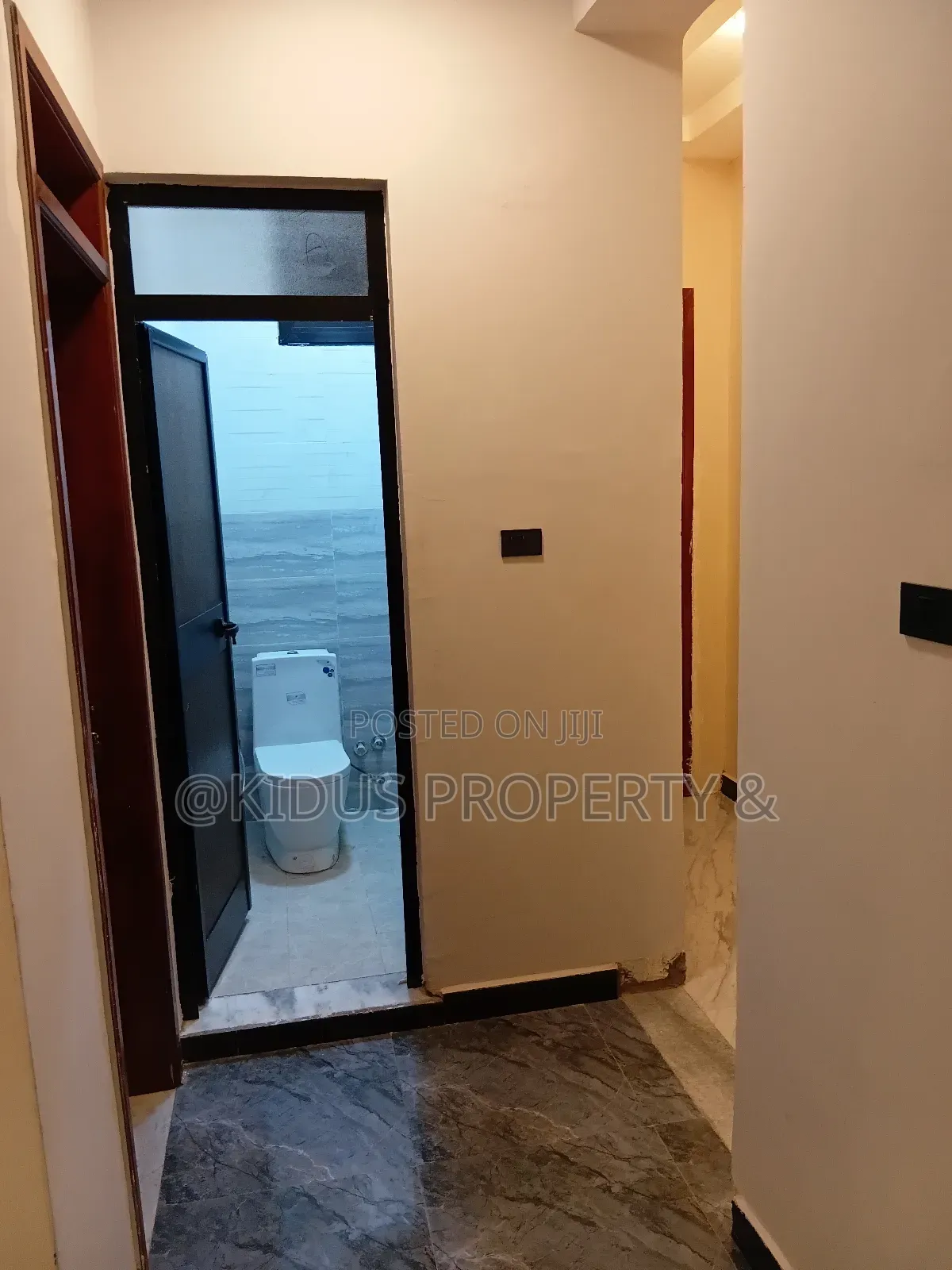 8bdrm Townhouse / Terrace in Nasswe Real States, Nifas Silk-Lafto