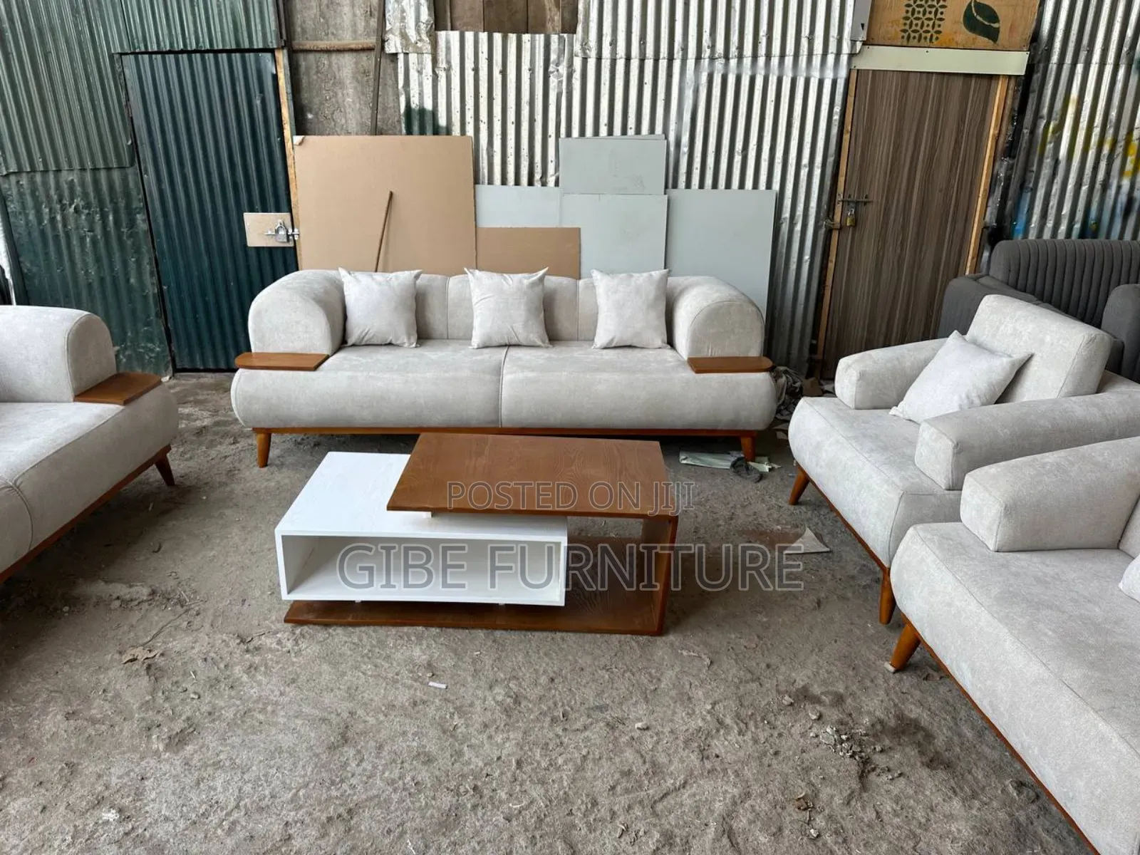 Maggie 7 Seater Luxury Sofa With Center Table