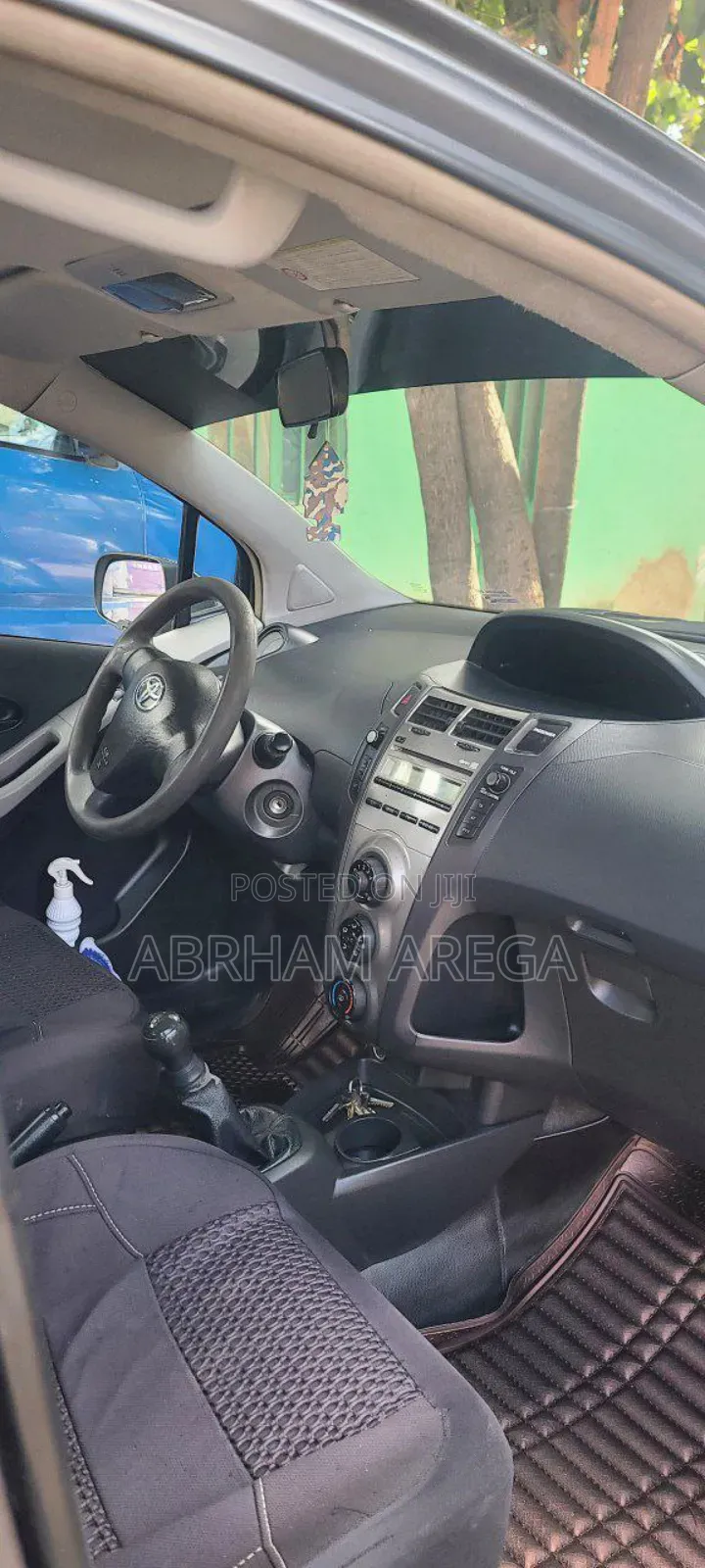 Toyota Yaris 2010 Gray