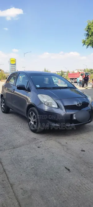 Toyota Yaris 2010 Gray