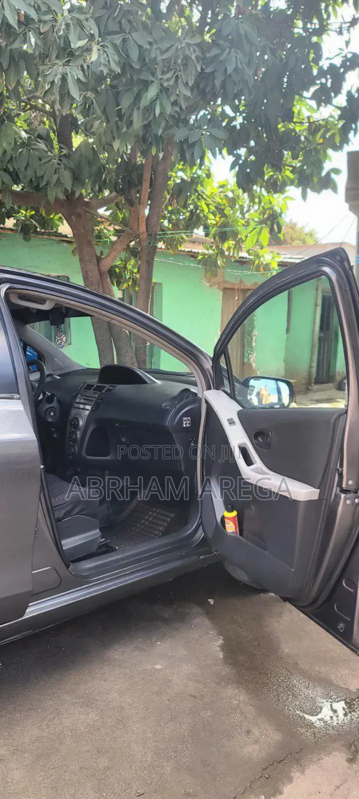 Toyota Yaris 2010 Gray