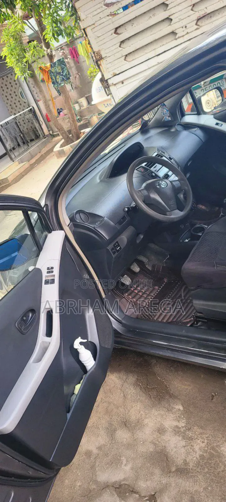 Toyota Yaris 2010 Gray