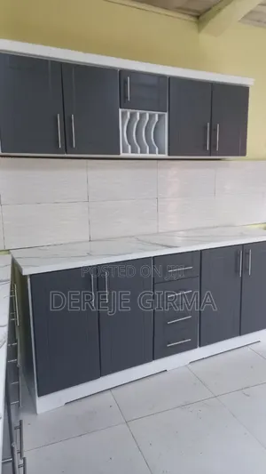በጥራት በmdf የተሰራ 2ሜትር ኪችን ካብኔት ከነተሰቃዩ