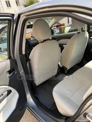 Mitsubishi Attrage 2022 Silver