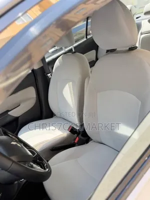 Mitsubishi Attrage 2022 Silver