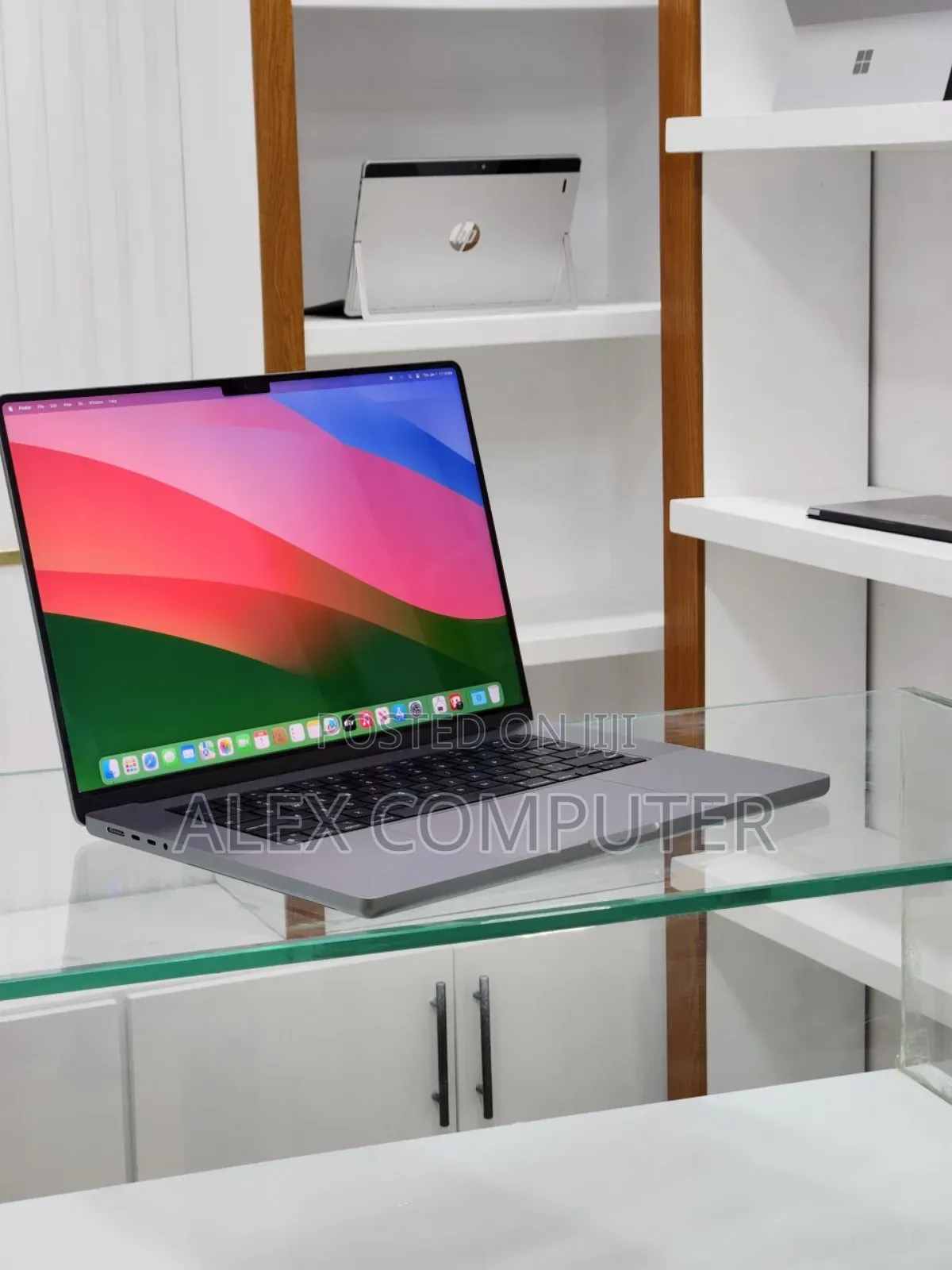 New Laptop Apple MacBook Pro 32GB Apple M1 Max SSD 512GB