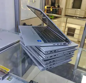 New Laptop HP EliteBook 830 G8 16GB Intel Core I5 SSD 512GB