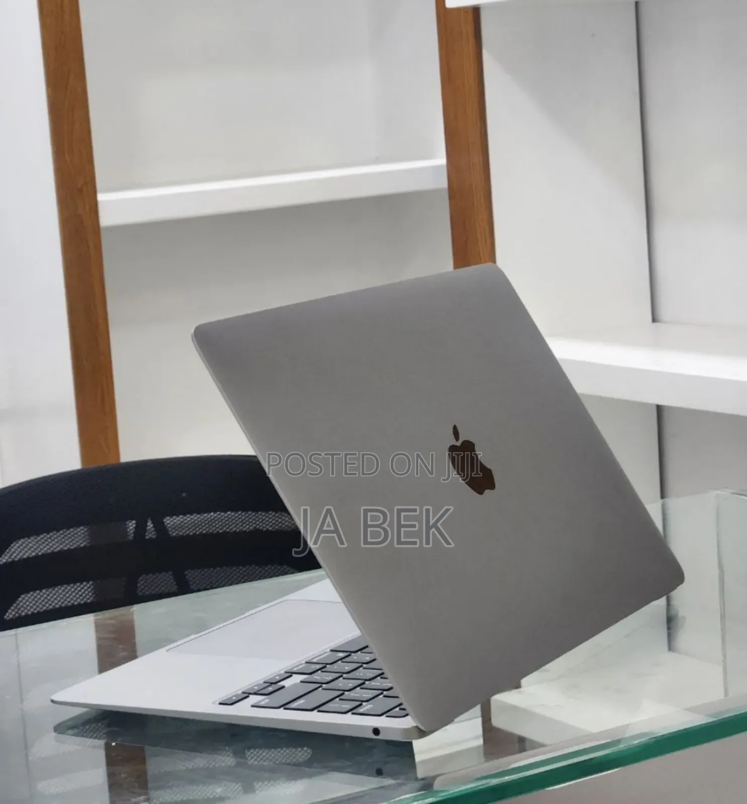 New Laptop Apple MacBook Air 2020 M1 16GB Apple M1 SSD 512GB