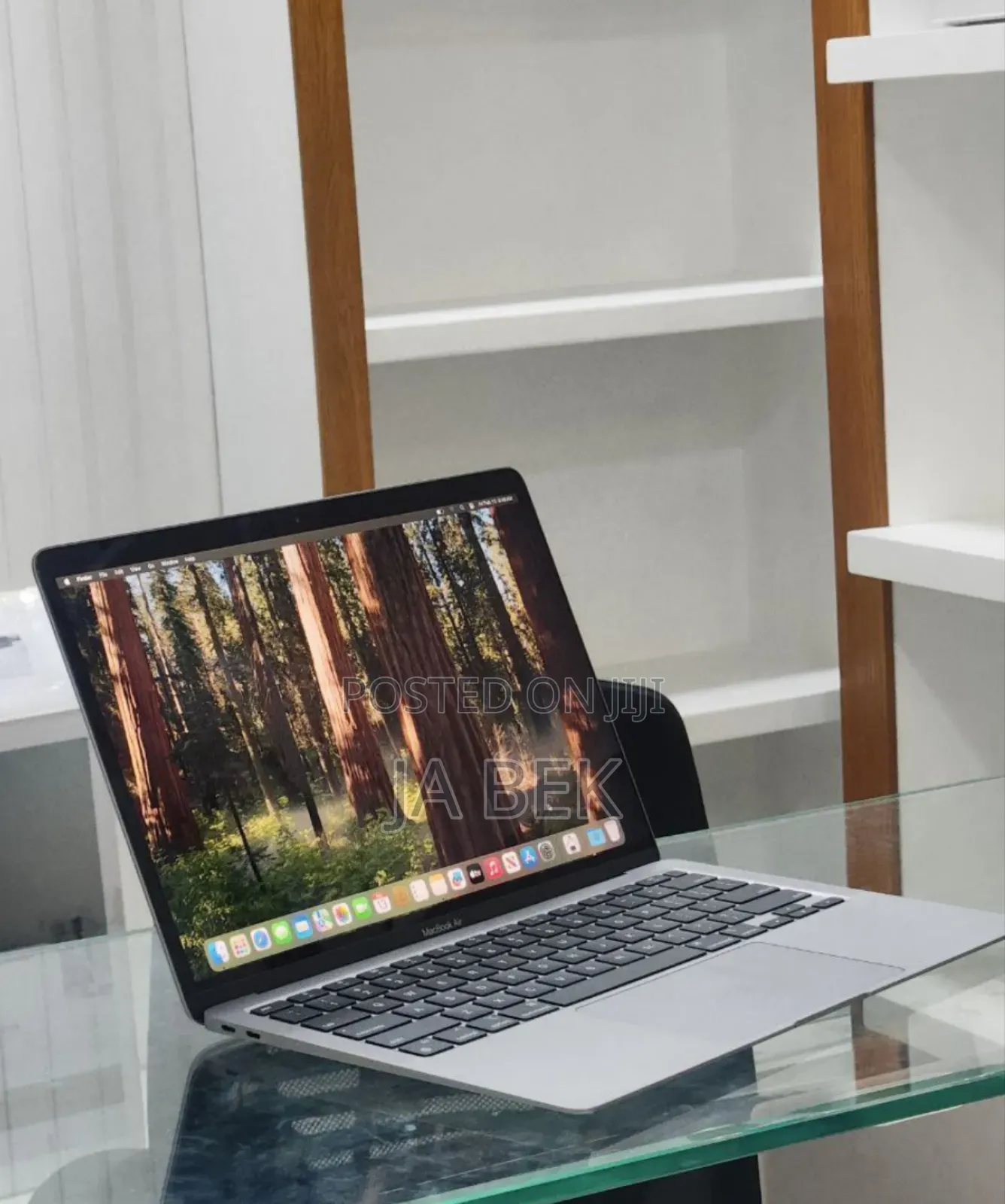 New Laptop Apple MacBook Air 2020 M1 16GB Apple M1 SSD 512GB