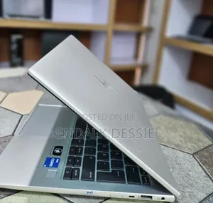 New Laptop HP EliteBook 830 G8 16GB Intel Core I7 SSD 512GB