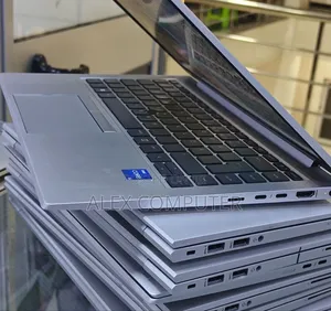 New Laptop HP EliteBook 830 G8 16GB Intel Core I5 SSD 512GB