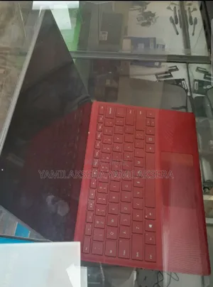 New Laptop Microsoft Surface 8GB Intel Core I5 SSD 256GB