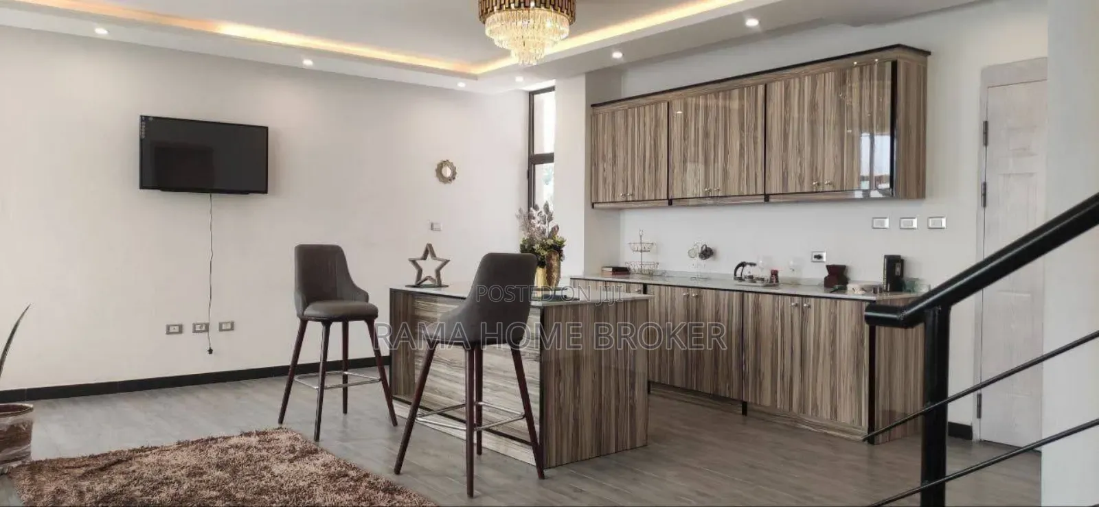 Furnished 3bdrm Duplex in መገናኛ ቶፕ ቪው ቅንጡ, Yeka for sale