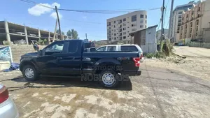 Ford F-150 Lariat 4x2 SuperCrew Cab Styleside 6.5 ft. box 157 in. WB