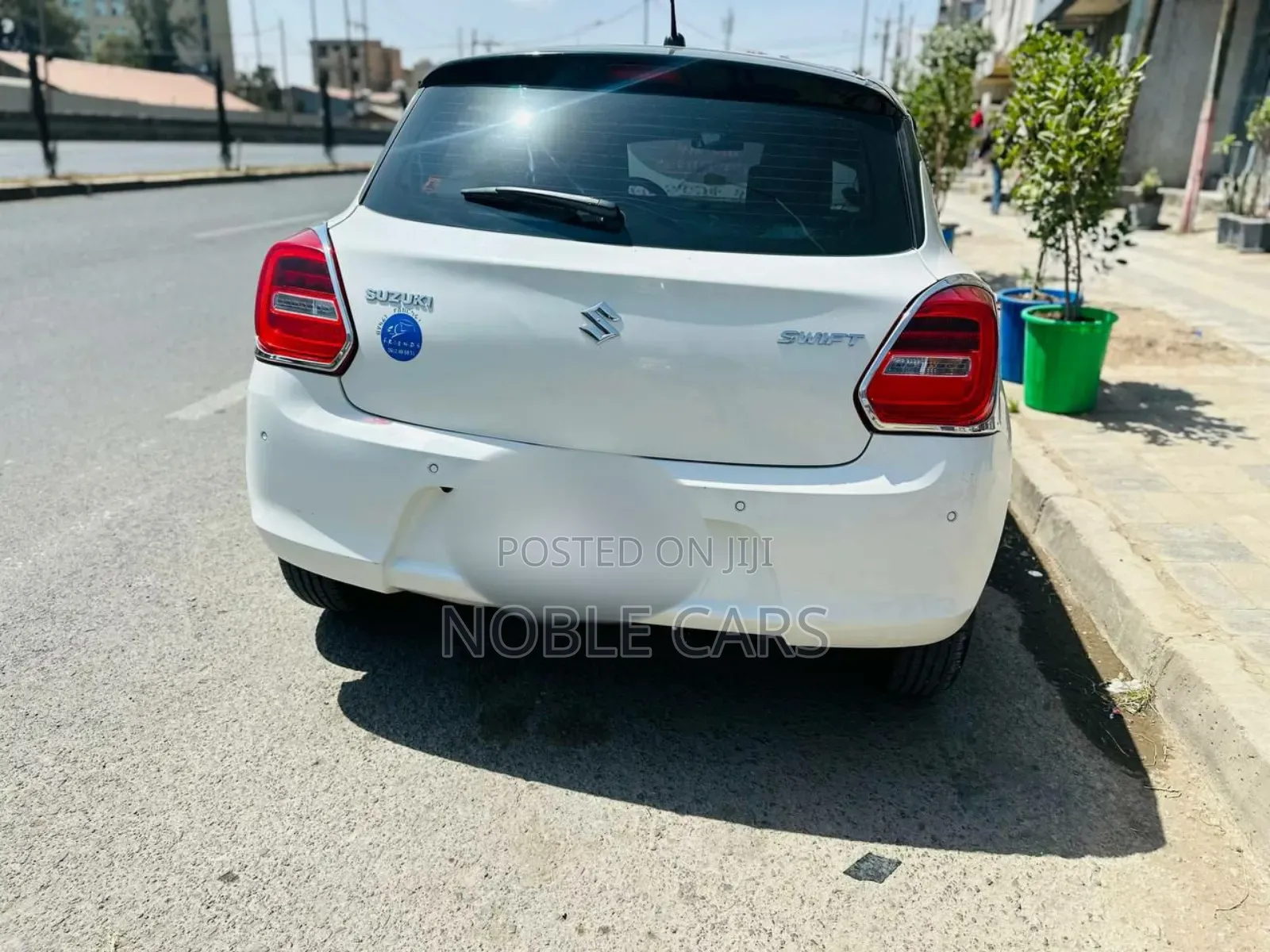 Suzuki Swift 2023 White