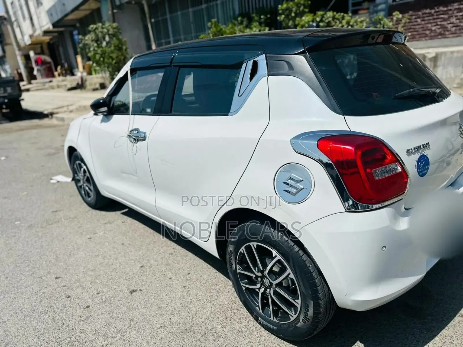Suzuki Swift 2023 White