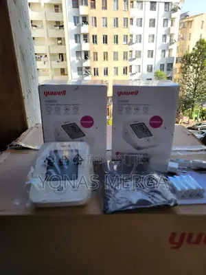 Blood Pressure Monitor故啓measurements. – Powered by 4xaa Batteries.