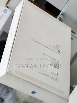 New Apple iPad (2025) 128 GB