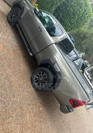 Toyota Hilux 2021 Ivory