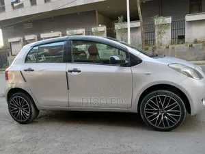 Toyota Yaris 2009 Silver