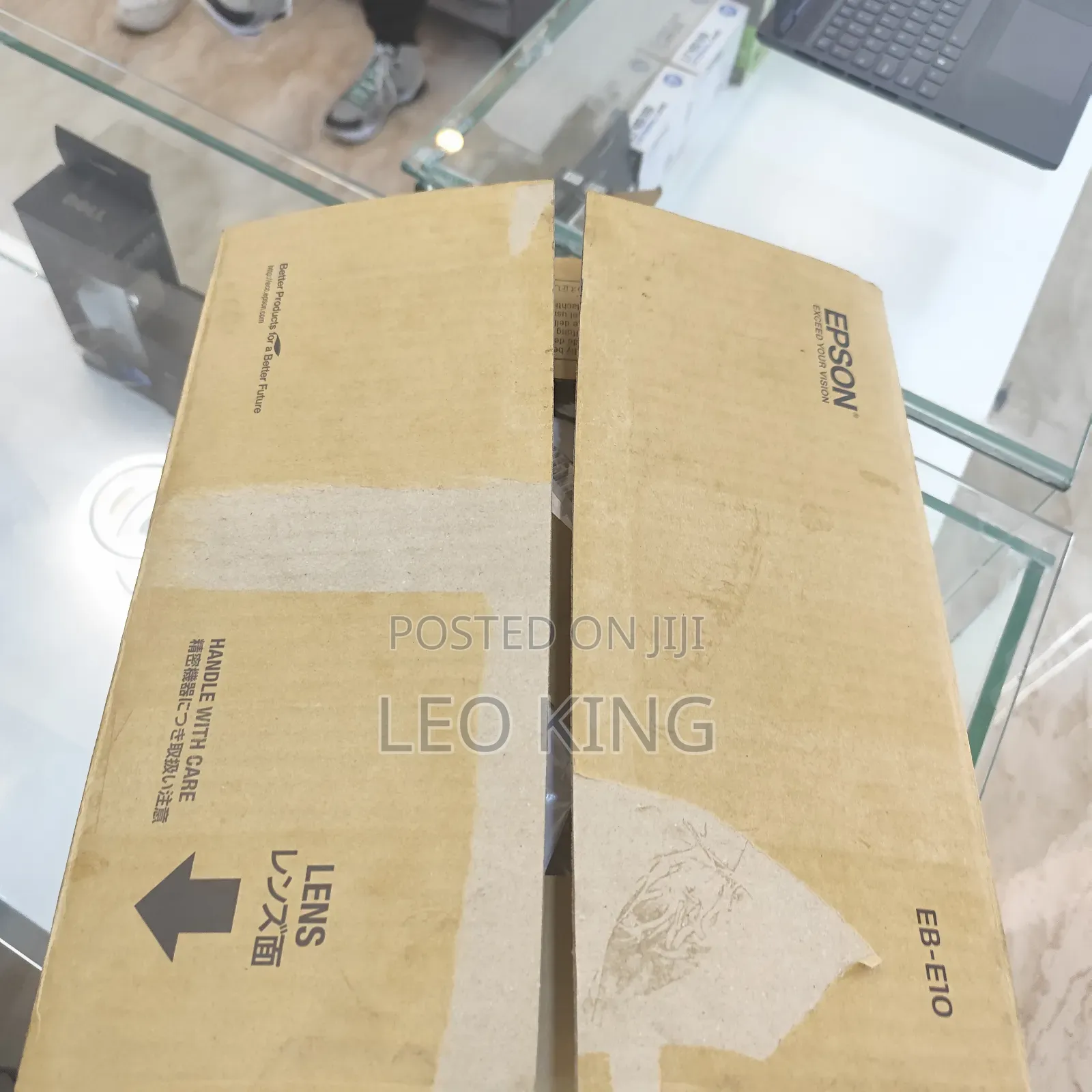 BRND New Epson Eb-E10 Projector With Lumens 3600,Floor and Table