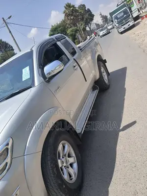 Toyota Hilux 2013 Gray