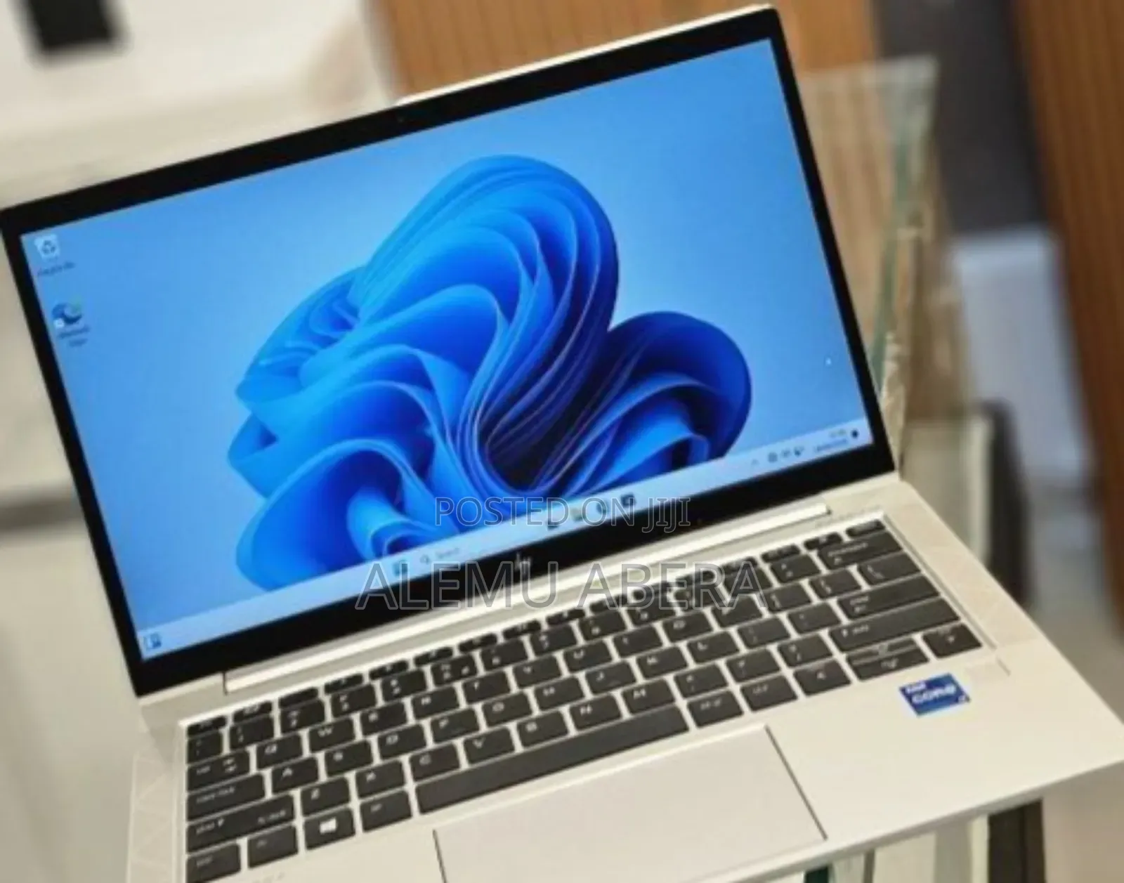 New Laptop HP EliteBook 830 G8 16GB Intel Core i7 SSD 512GB