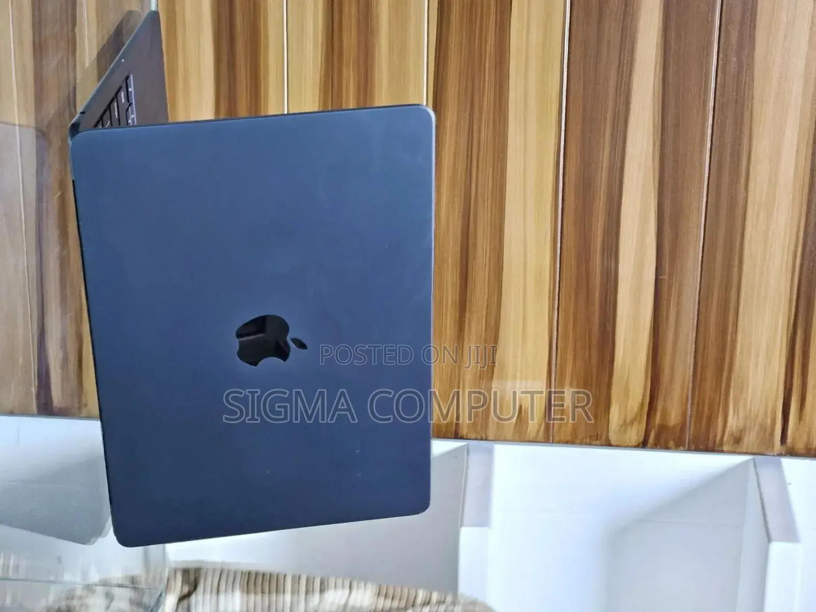 New Apple MacBook Air 2025 M4 13-Inch 16GB Intel Core I9 SSD 256GB