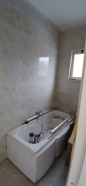 1bdrm Apartment in Clean Property, Bole for rent