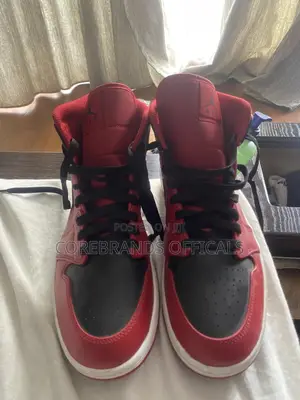 Air Jordan 1 Mid Sneakers