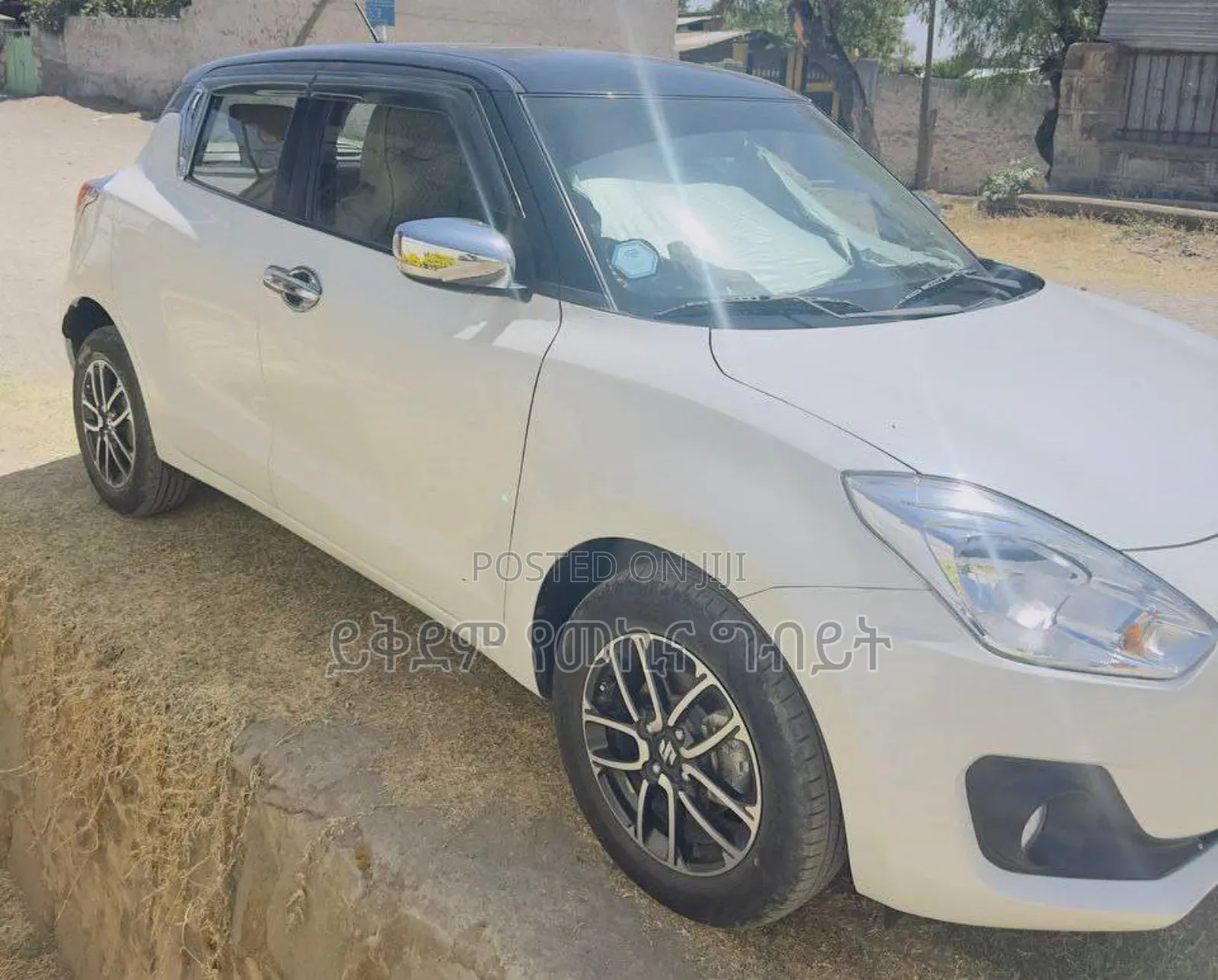 Suzuki Swift 2023 White