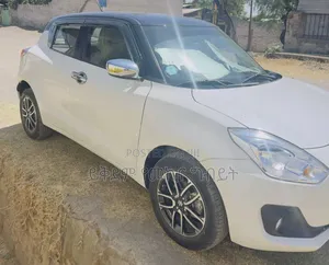 Suzuki Swift 2023 White