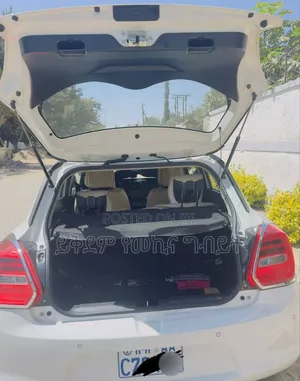 Suzuki Swift 2023 White