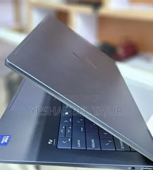 New Laptop HP OmniBook 5 14" 16GB Intel Core Ultra 7 SSD 1T