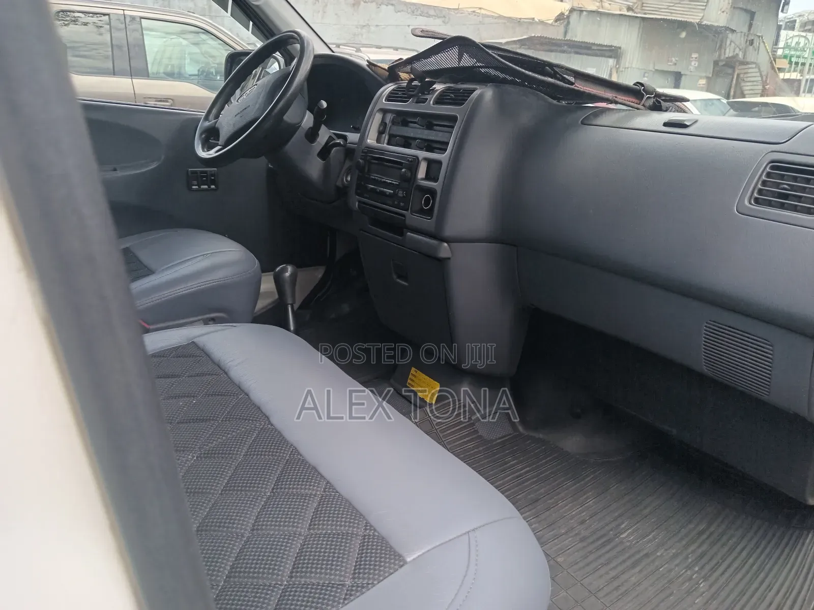 Toyota HiAce 2008 White