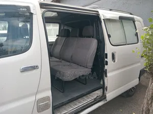 Toyota HiAce 2008 White