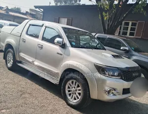 Toyota Hilux 3.0 D-4D 4x4 2012 Silver