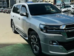 Toyota Land Cruiser 2010 Silver