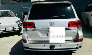 Toyota Land Cruiser 2010 Silver