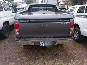 Toyota Hilux 2012 Gray
