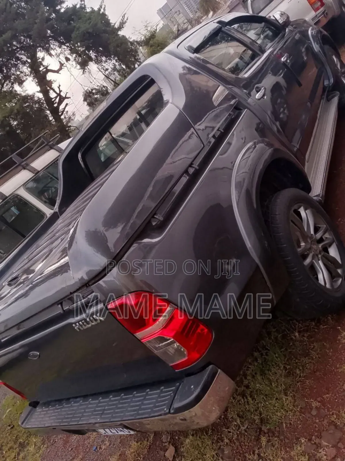 Toyota Hilux 2012 Gray
