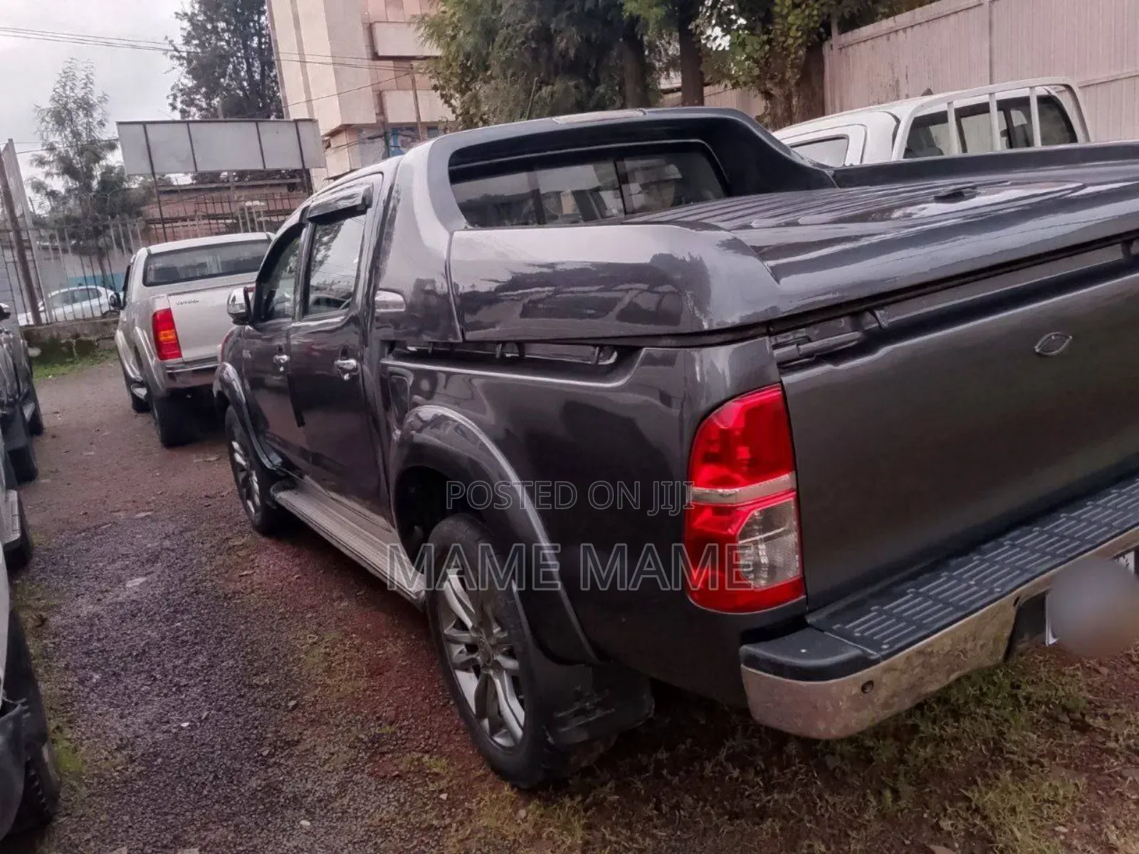 Toyota Hilux 2012 Gray