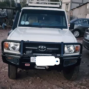 Toyota Land Cruiser 2017 Off white
