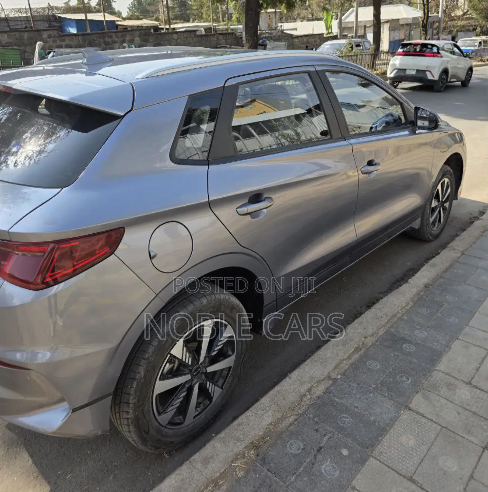 BYD E2 43 kWh 94 hp FWD 2024 Gray