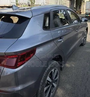 BYD E2 43 kWh 94 hp FWD 2024 Gray