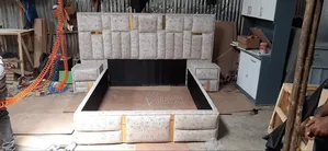 ባለ ወርቅማው ዘመናዊ አልጋ"