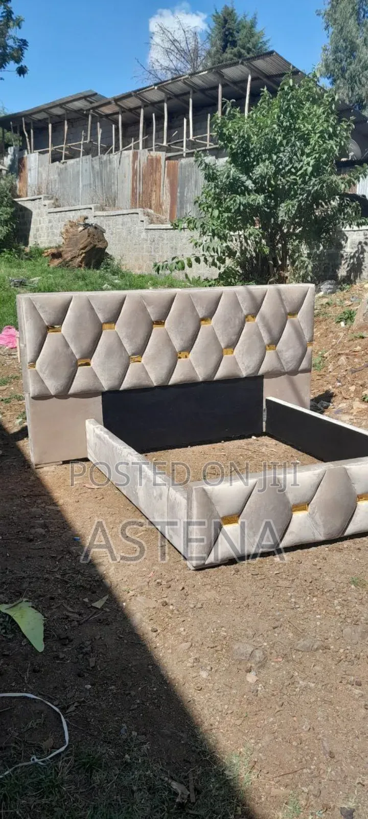 ባለ ወርቅማው ዘመናዊ አልጋ"