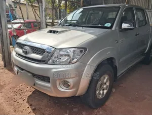 Toyota Hilux 2.5 D-4D Double Cab 2008 Gold