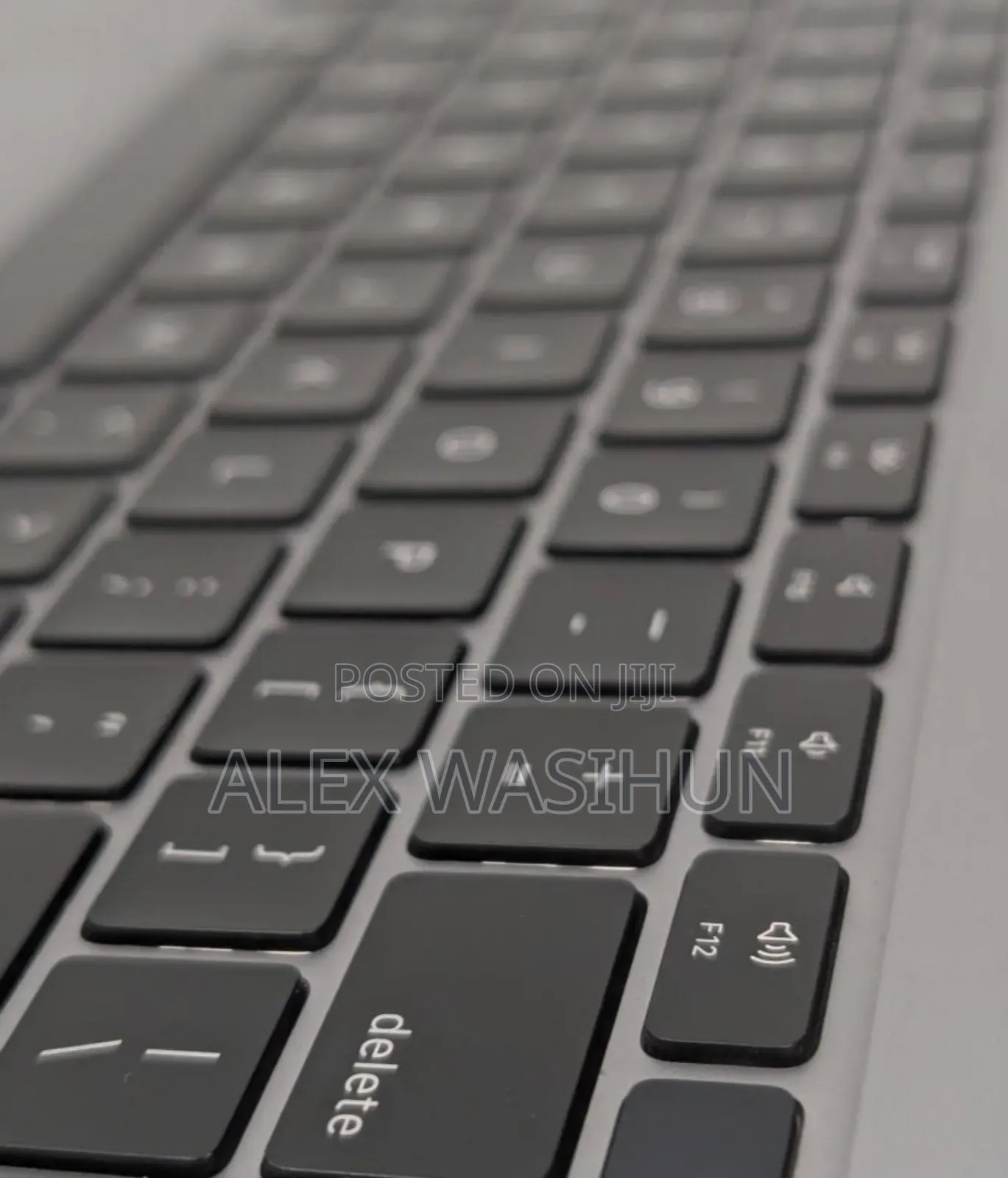 New Laptop Apple MacBook Air 2020 M1 8GB Apple M1 SSD 512GB